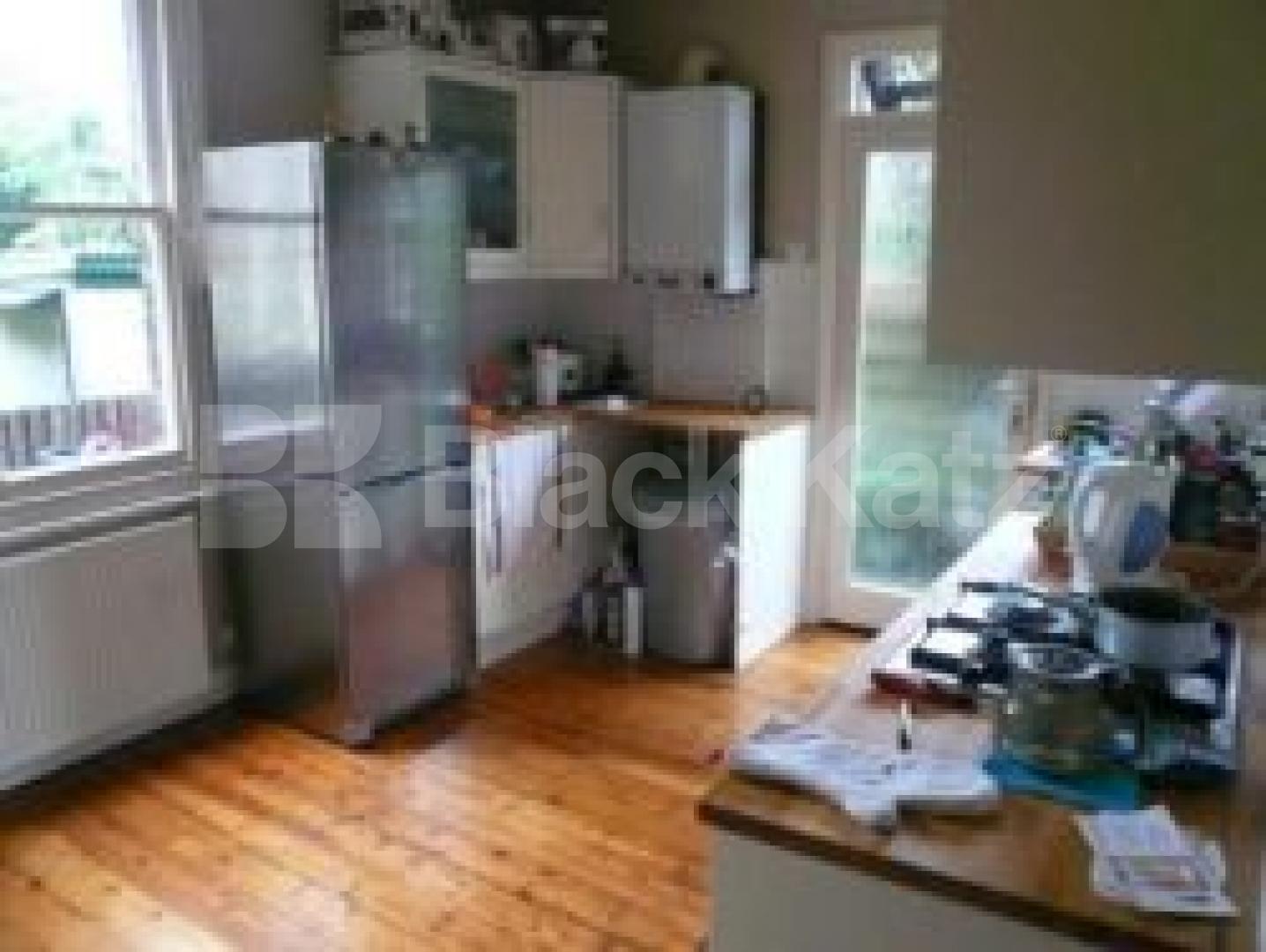 			LET!, 2 Bedroom, 1 bath, 1 reception Ground Floor Flat			 Crescent Road, ALEXANDRA PALACE